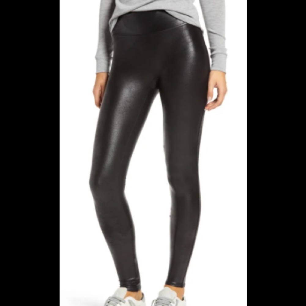 Fake leather leggings